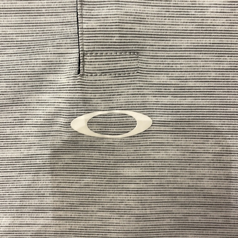 Mens Oakley shirt. - Picture 5 of 7